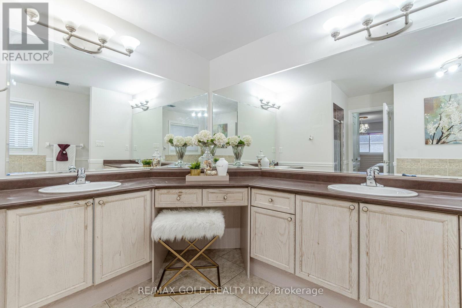 29 Ocean Ridge Drive, Brampton, Ontario  L6R 3K5 - Photo 30 - W12925784