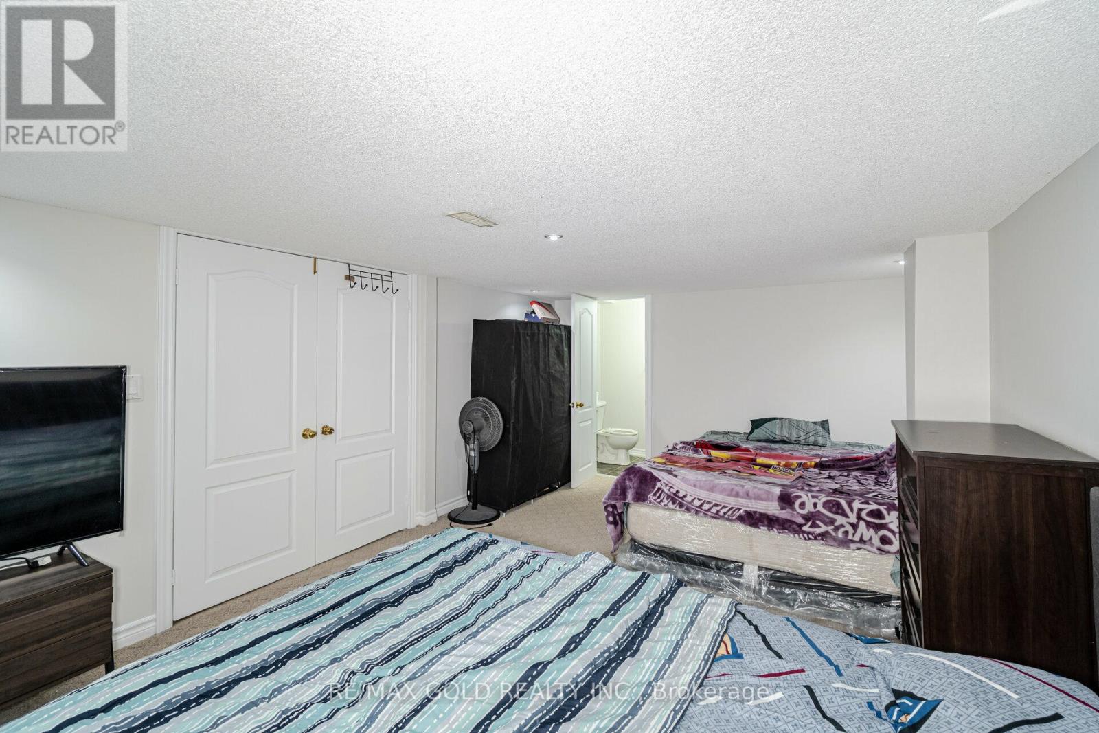 29 Ocean Ridge Drive, Brampton, Ontario  L6R 3K5 - Photo 9 - W12925784