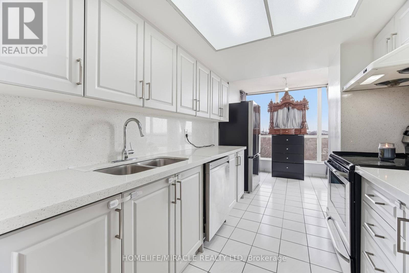 502 - 1 Rowntree Road, Toronto (Mount Olive-Silverstone-Jamestown), Ontario  M9V 5G7 - Photo 22 - W12925822