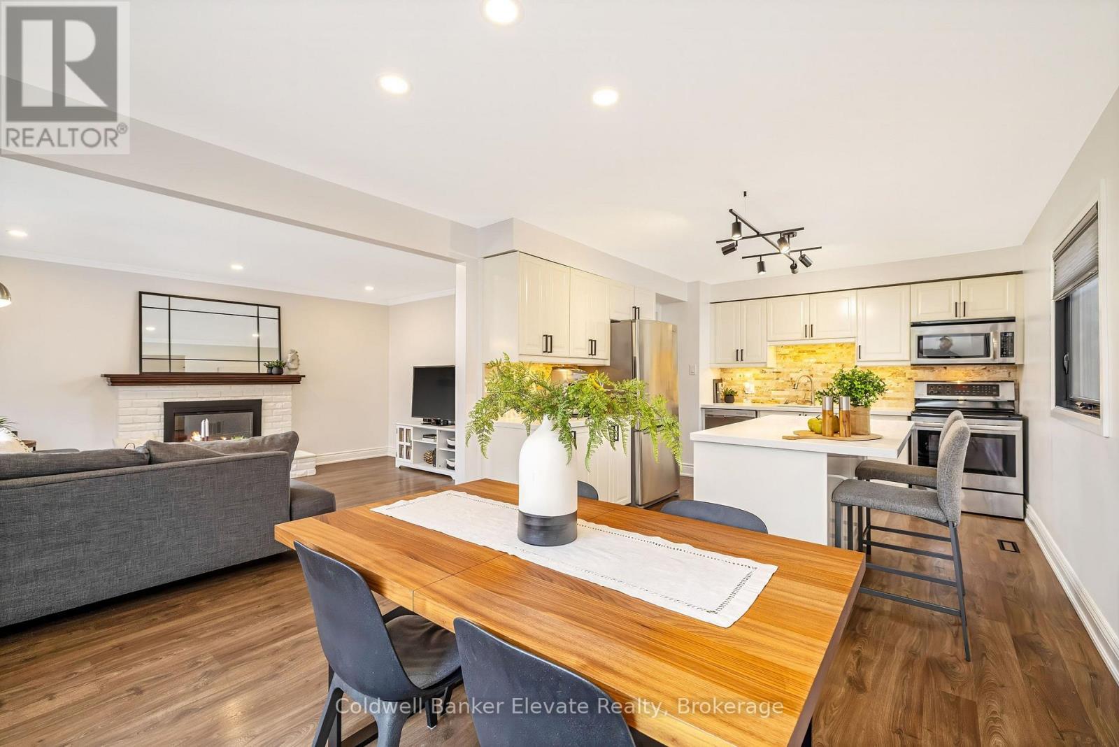 3017 Silverthorn Drive, Oakville, Ontario  L6L 5N4 - Photo 16 - W12925828