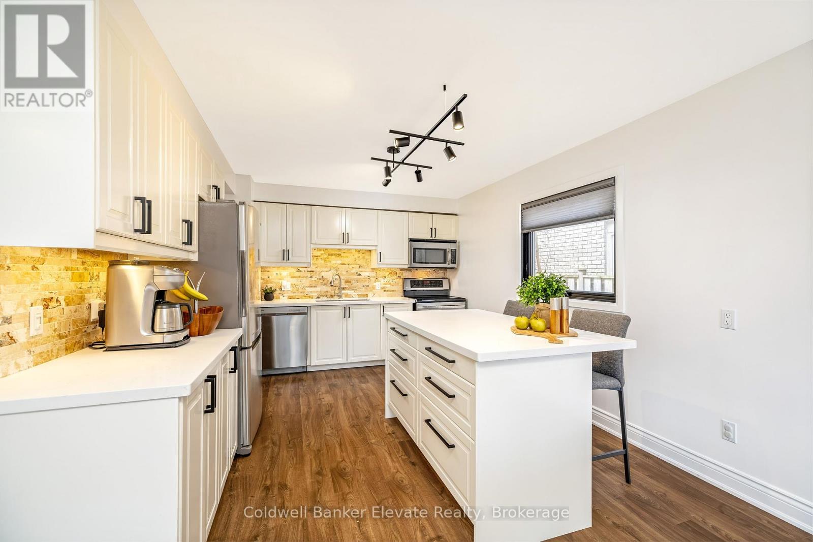 3017 Silverthorn Drive, Oakville, Ontario  L6L 5N4 - Photo 17 - W12925828