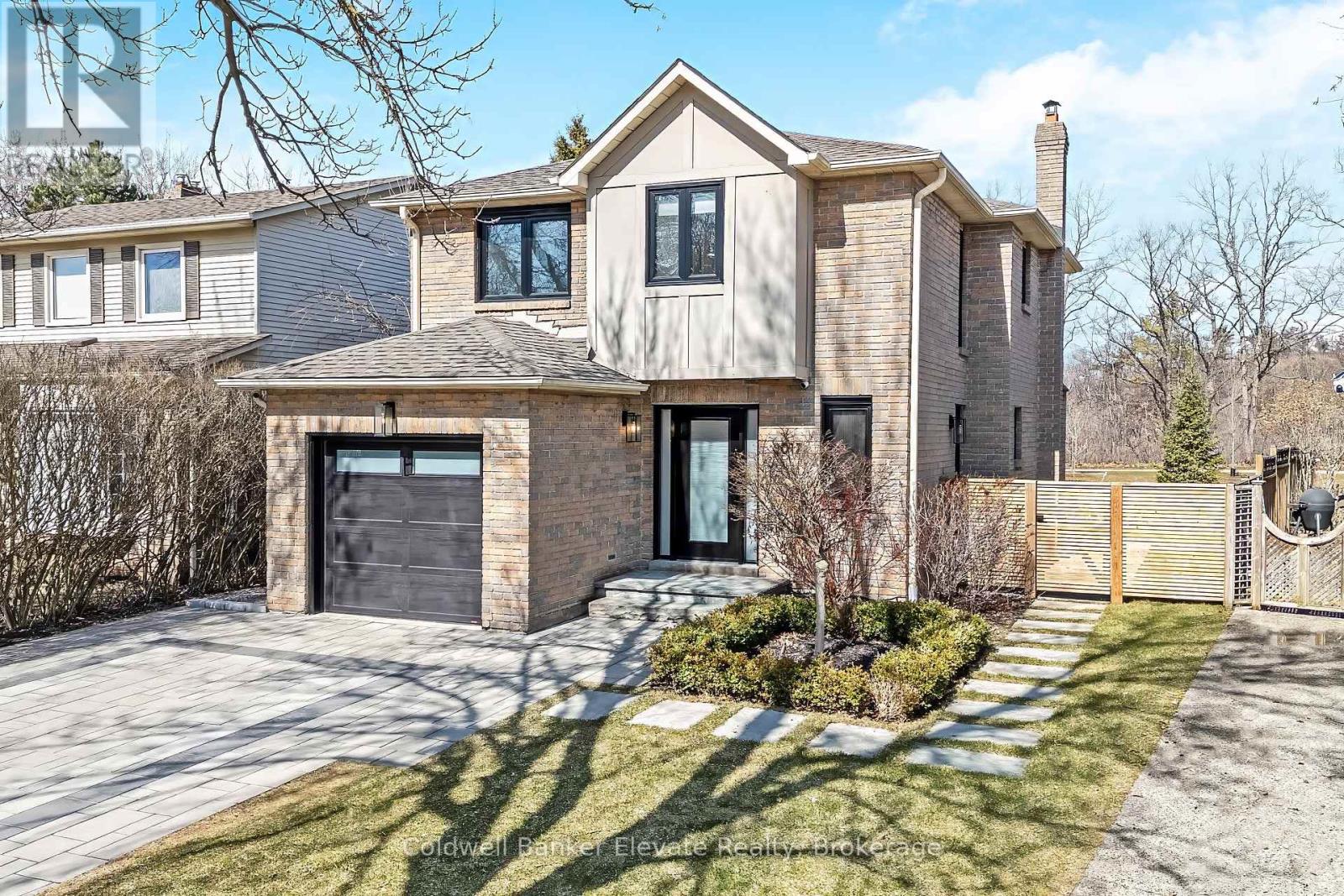 3017 Silverthorn Drive, Oakville, Ontario  L6L 5N4 - Photo 4 - W12925828