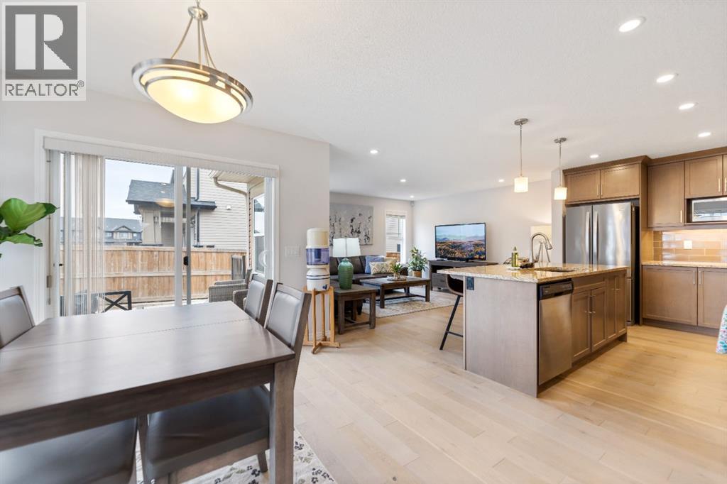 242 Hillcrest Square SW, Airdrie, Alberta  T4B 4J2 - Photo 11 - A2295317