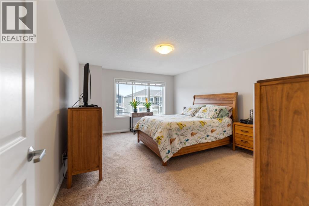 242 Hillcrest Square SW, Airdrie, Alberta  T4B 4J2 - Photo 28 - A2295317