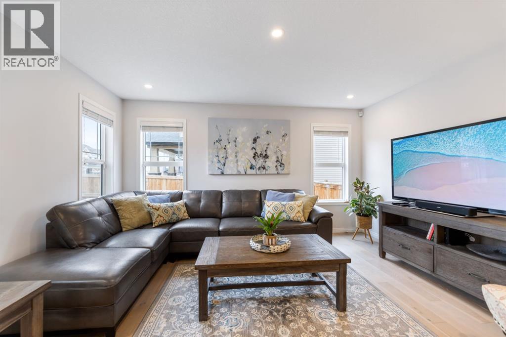 242 Hillcrest Square SW, Airdrie, Alberta  T4B 4J2 - Photo 22 - A2295317