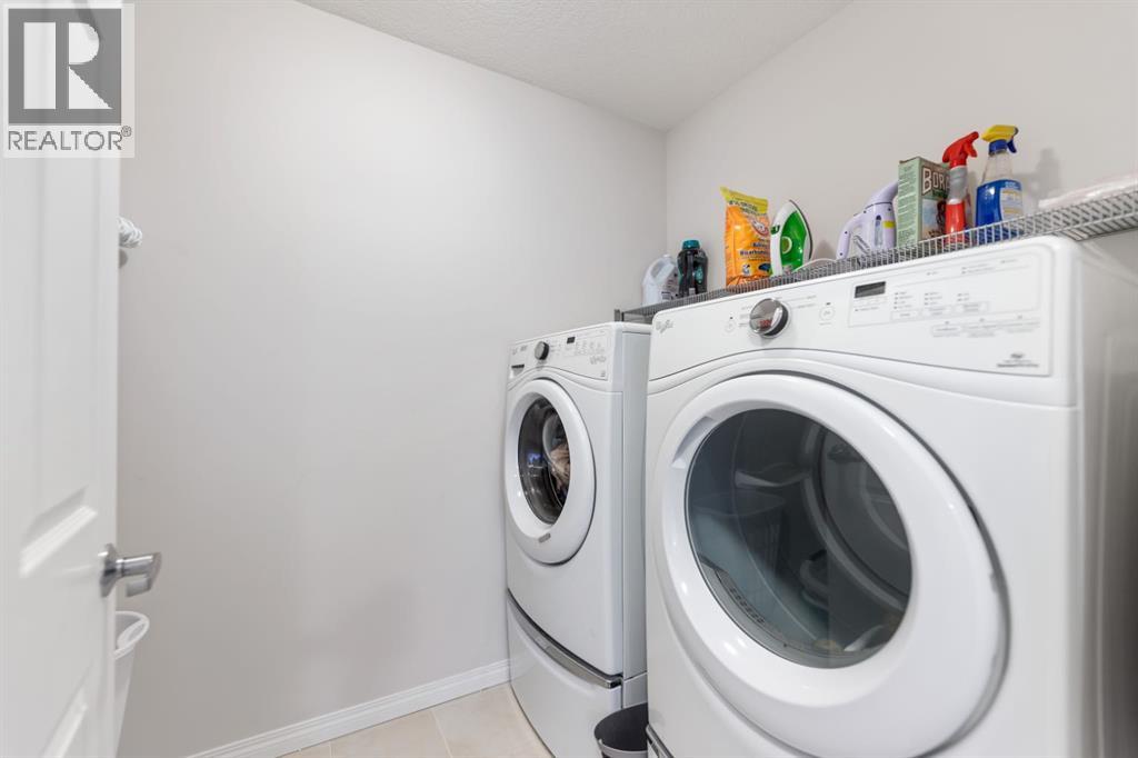 242 Hillcrest Square SW, Airdrie, Alberta  T4B 4J2 - Photo 27 - A2295317