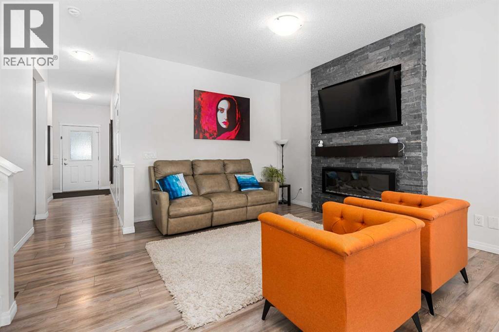 673 Hillcrest Road SW, Airdrie, Alberta  T4B 4C7 - Photo 4 - A2296509