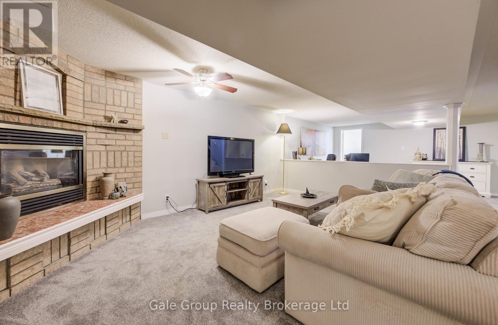 Photo 33 of 49 for 34381 Denfield Road