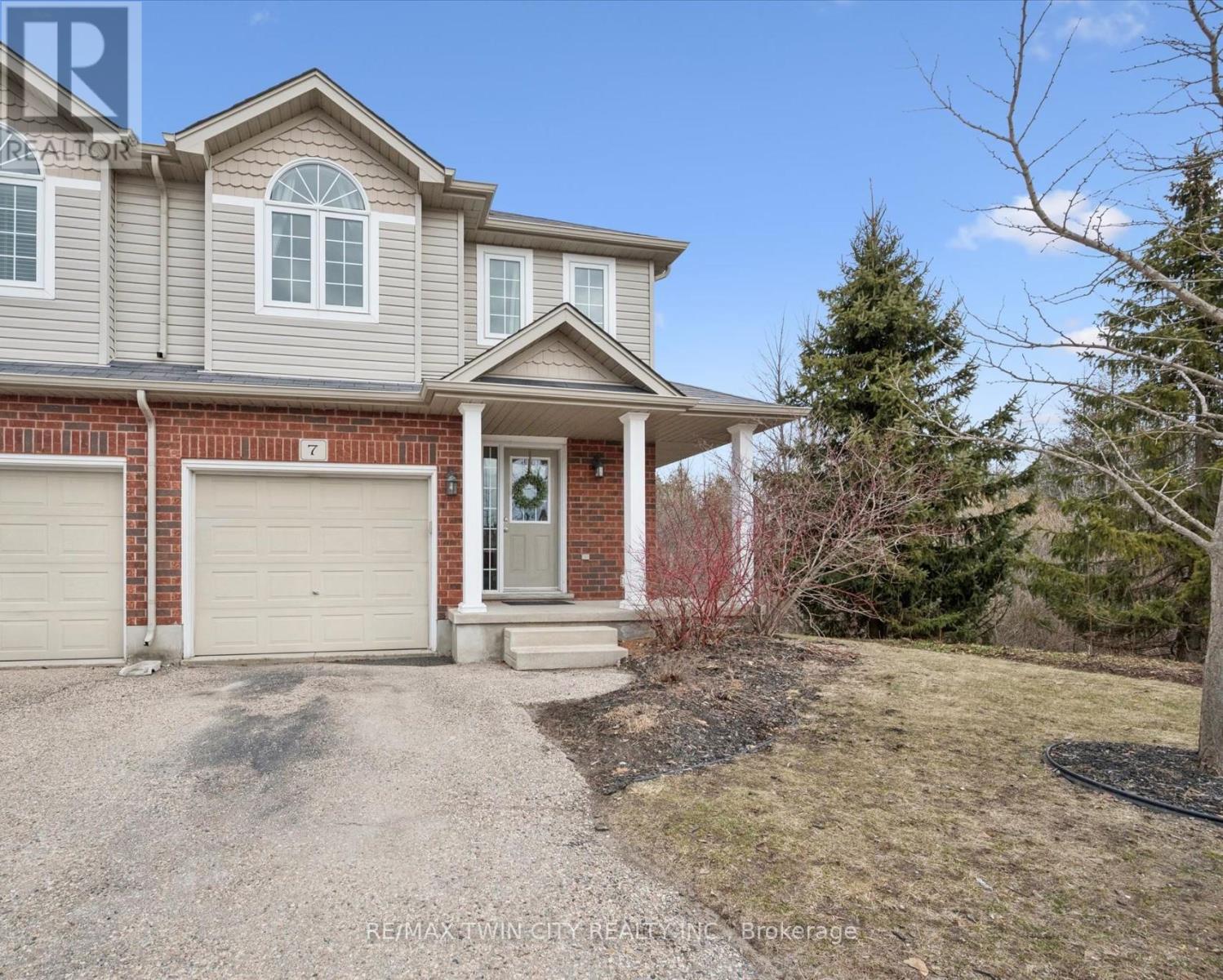 7 - 468 Doon Drive S, Kitchener, Ontario  N2P 0A2 - Photo 2 - X12925772