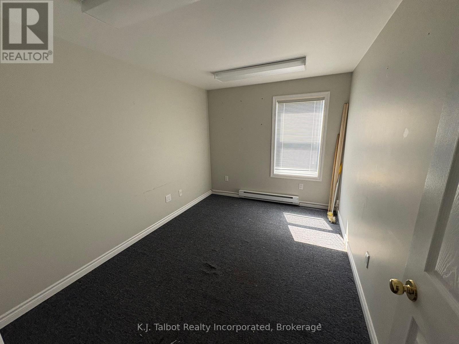 53 West Street, Goderich (Goderich (Town)), Ontario  N7A 2K5 - Photo 8 - X12128020