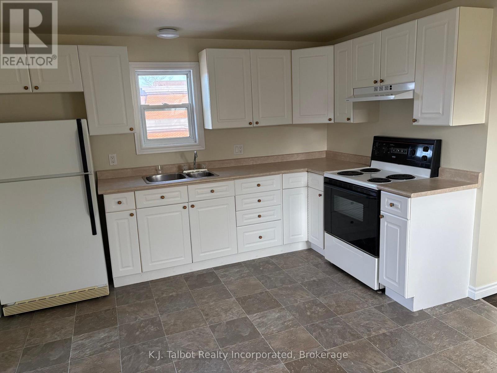 53 West Street, Goderich (Goderich (Town)), Ontario  N7A 2K5 - Photo 13 - X12128020