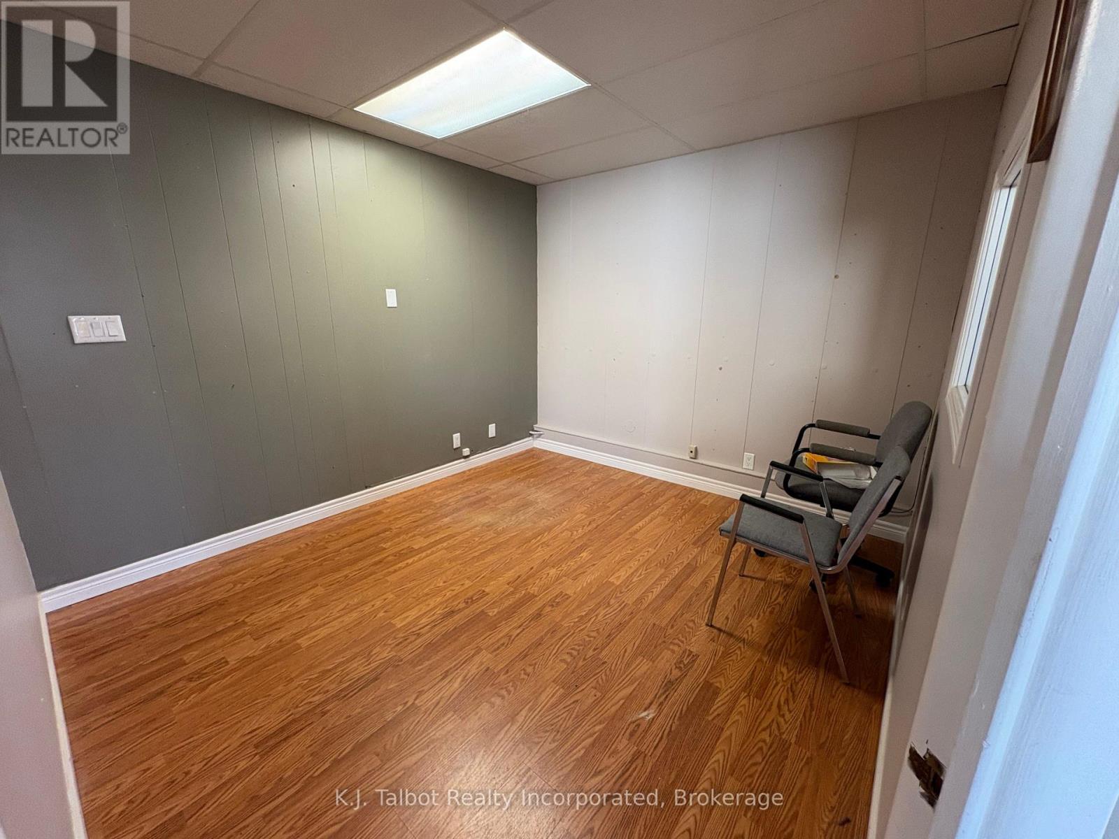 53 West Street, Goderich (Goderich (Town)), Ontario  N7A 2K5 - Photo 6 - X12128020