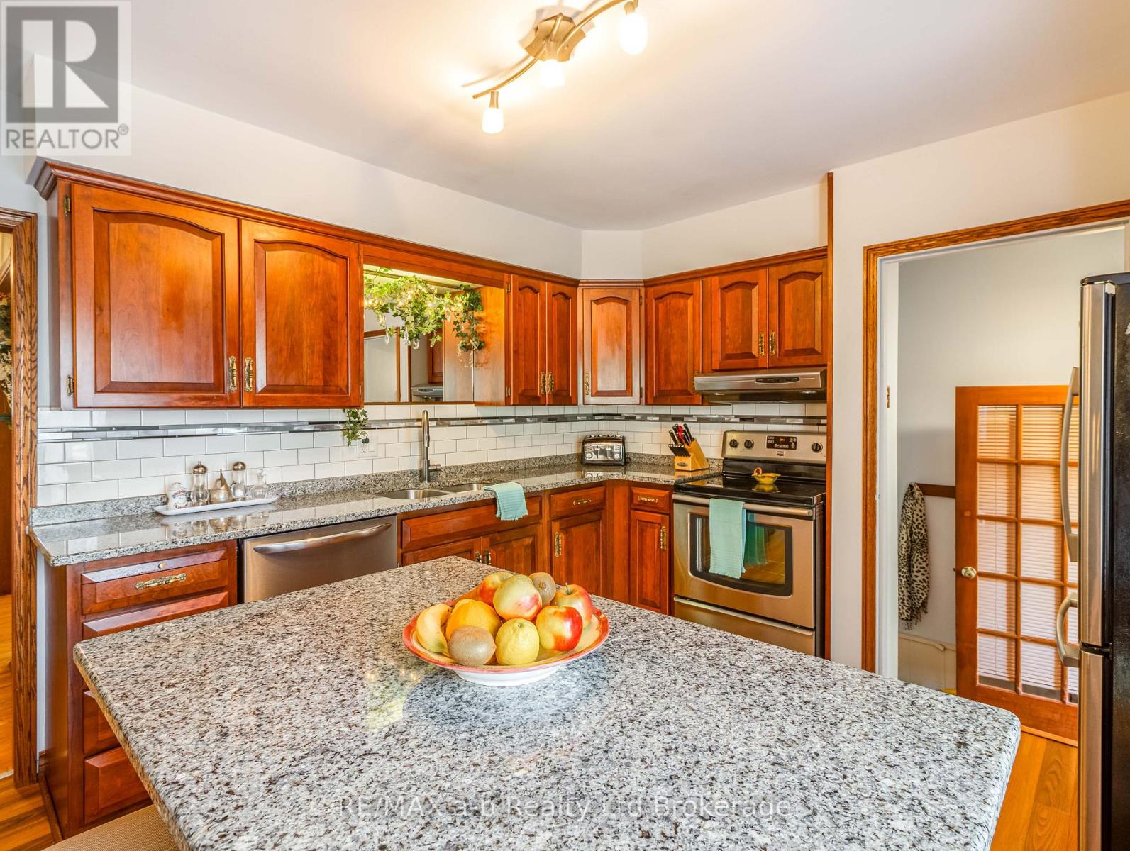 543 Highland Drive, Woodstock, Ontario  N4S 5X1 - Photo 16 - X12925974