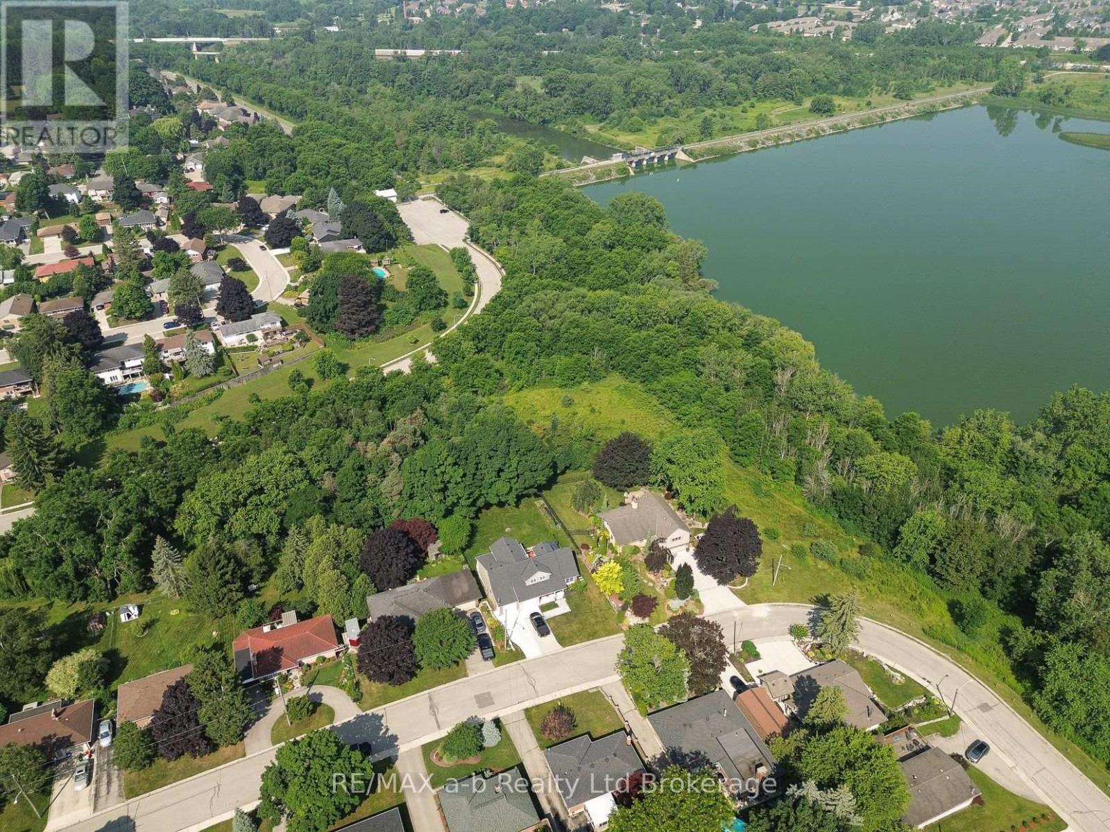 543 Highland Drive, Woodstock, Ontario  N4S 5X1 - Photo 7 - X12925974