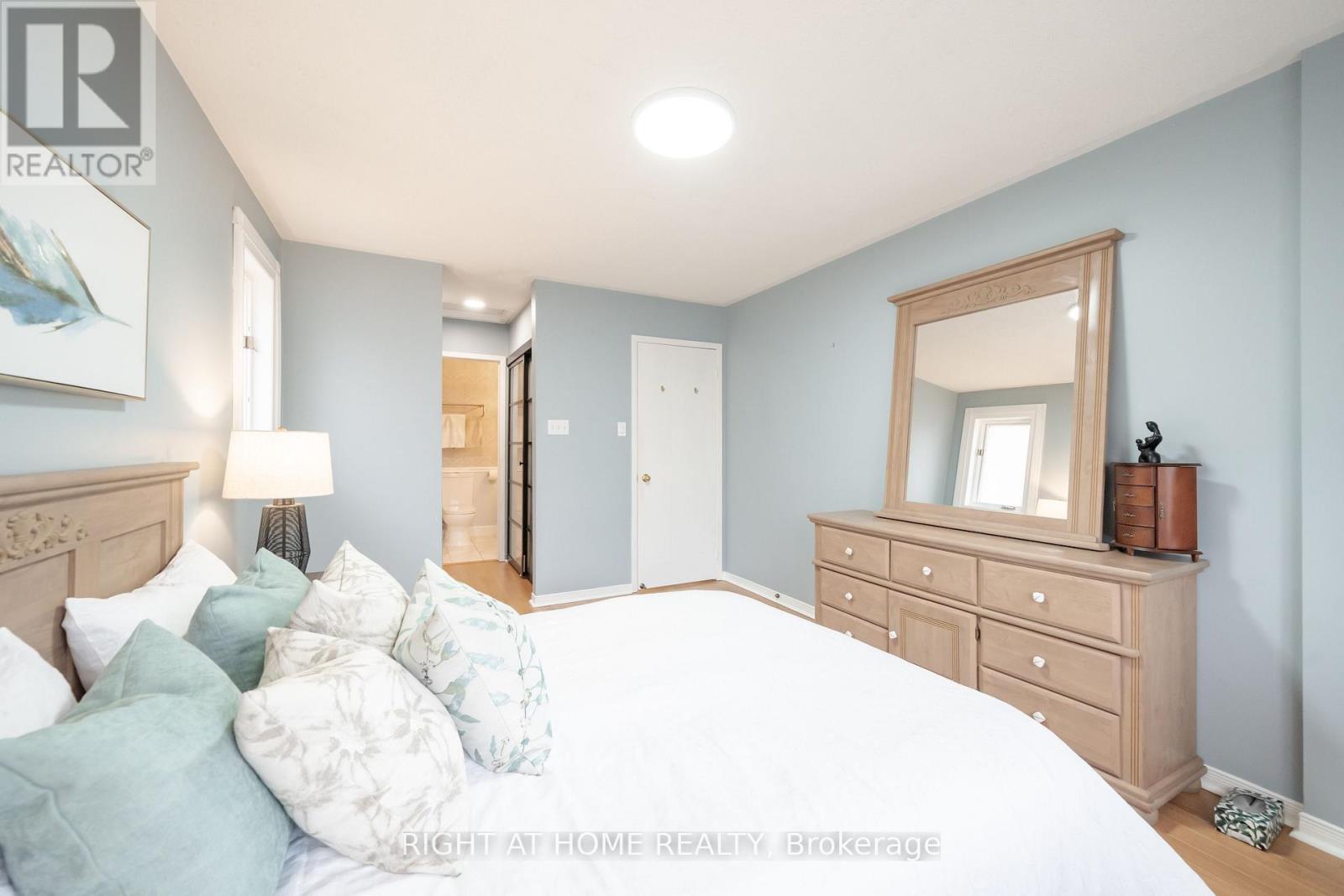 21 - 370 Riddell Court, Newmarket, Ontario  L3Y 8M8 - Photo 19 - N12918240