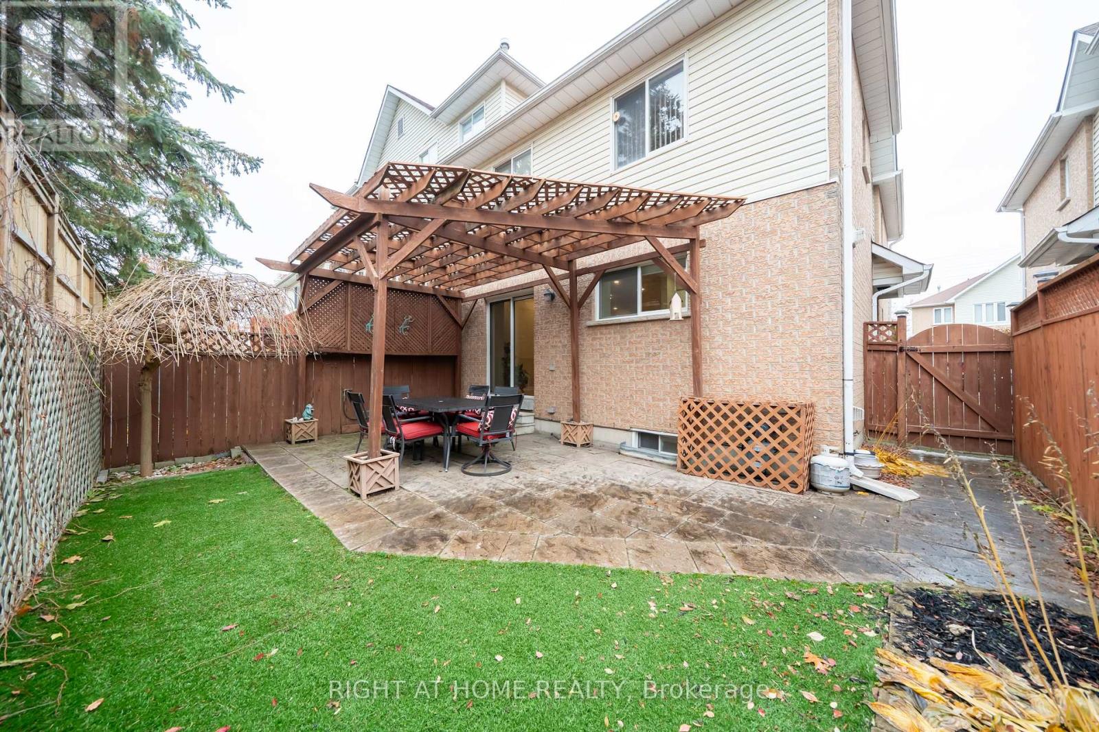 21 - 370 Riddell Court, Newmarket, Ontario  L3Y 8M8 - Photo 3 - N12918240