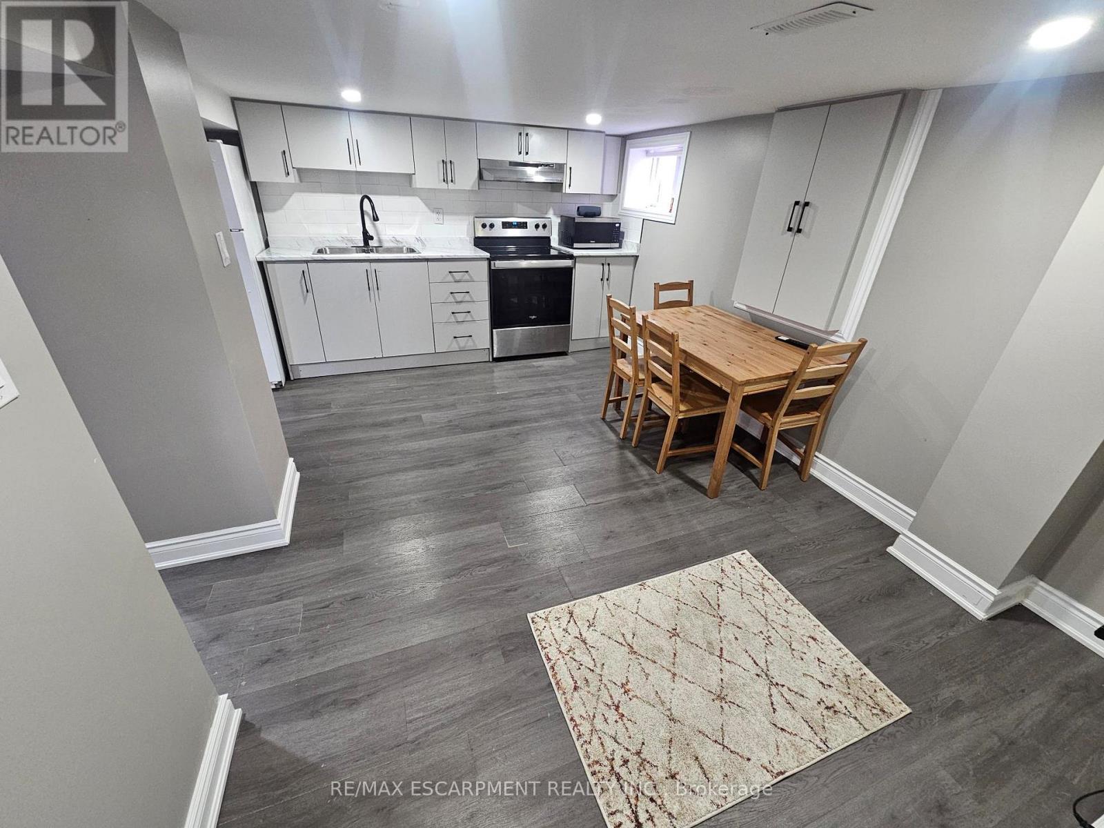 Lower - 22 Graham Avenue N, Hamilton, Ontario  L8H 4J7 - Photo 13 - X12809304