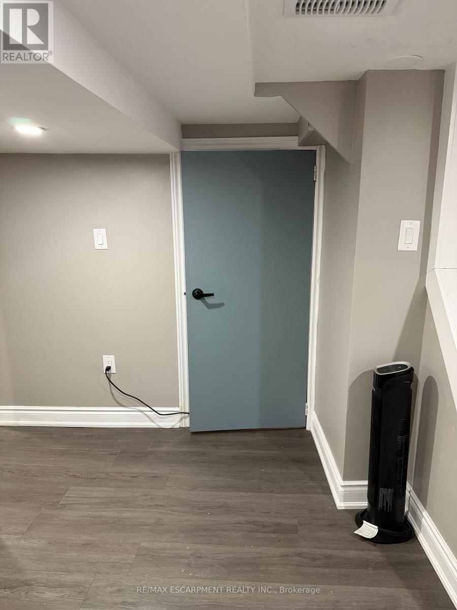 Lower - 22 Graham Avenue N, Hamilton, Ontario  L8H 4J7 - Photo 18 - X12809304