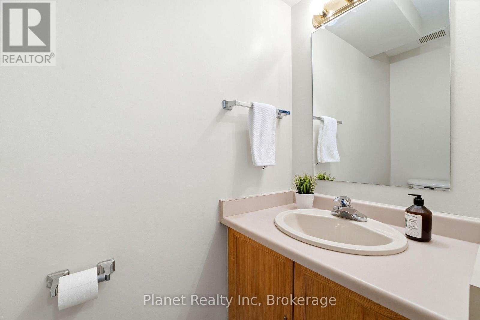 155 Foxhunt Road, Waterloo, Ontario  N2K 2R8 - Photo 15 - X12925946