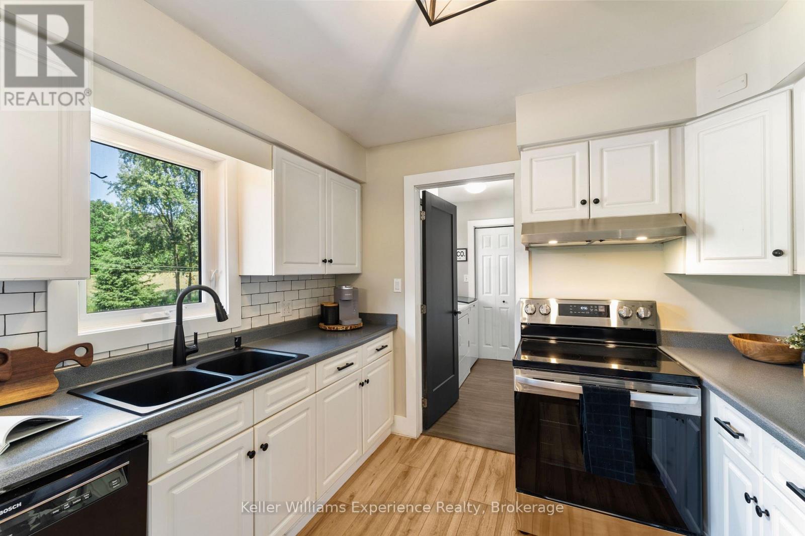 110 Mary Avenue, Georgian Bluffs, Ontario  N4K 5N5 - Photo 13 - X12926048