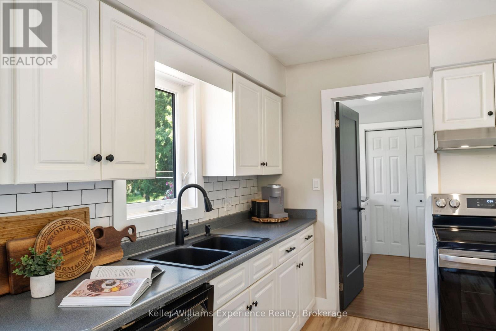 110 Mary Avenue, Georgian Bluffs, Ontario  N4K 5N5 - Photo 14 - X12926048