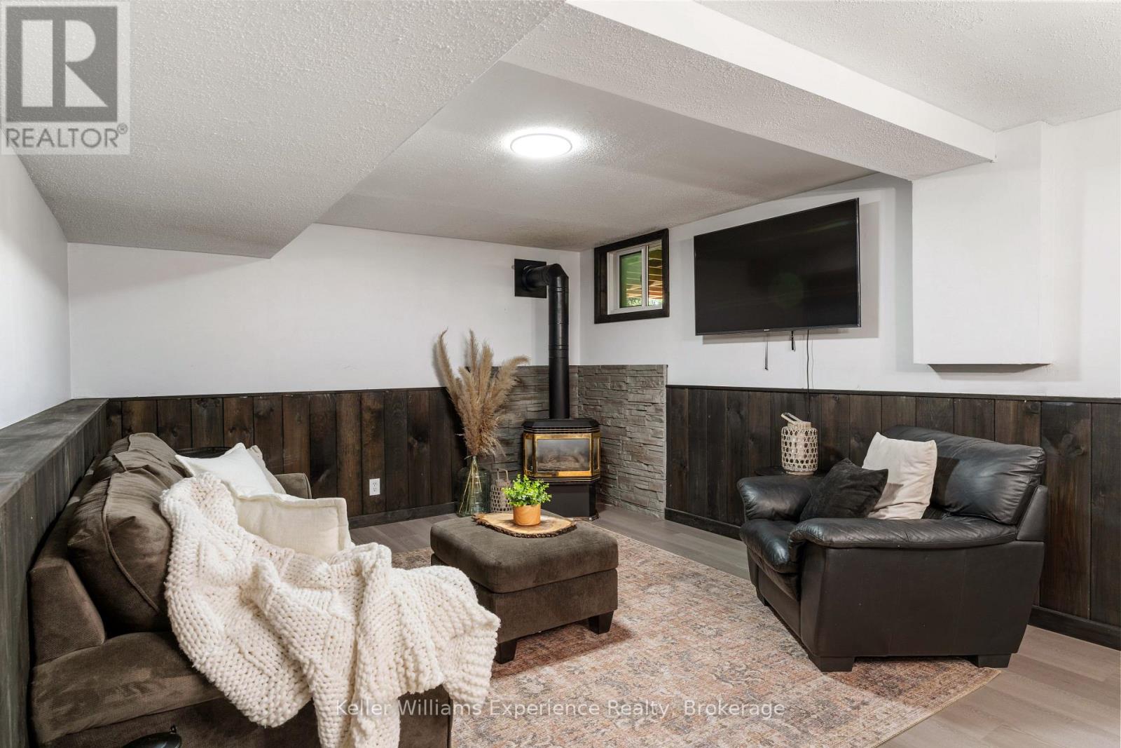 110 Mary Avenue, Georgian Bluffs, Ontario  N4K 5N5 - Photo 27 - X12926048