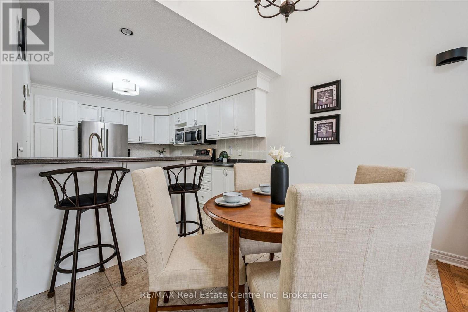 33 Thornton Street, Guelph (Grange Road), Ontario  N1E 7B1 - Photo 7 - X12926078