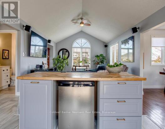 49 Torrance Lane, Centre Wellington, Ontario  N0B 1J0 - Photo 8 - X12926094