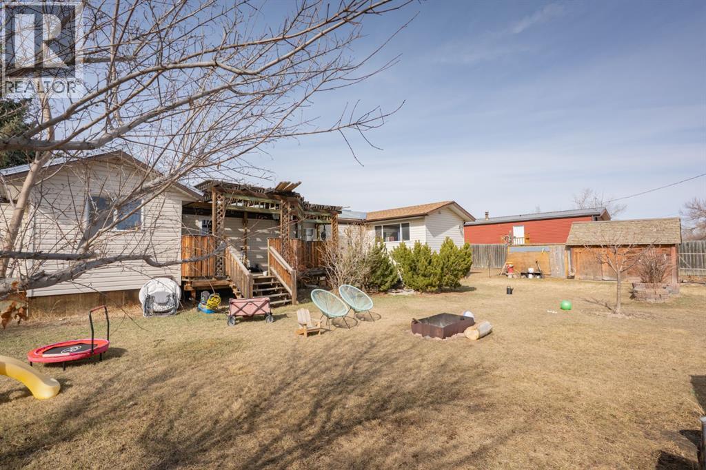 257 Leonard Street, Seven Persons, Alberta  T0K 1Z0 - Photo 34 - A2296091