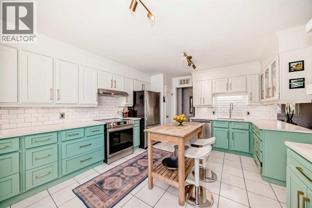 91 Chisholm Crescent NW, Calgary, Alberta  T2L 0Y9 - Photo 9 - A2287319