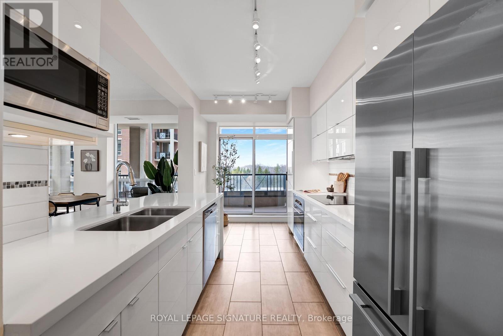 403 - 1105 Leslie Street, Toronto, Ontario  M3C 4G9 - Photo 8 - C12925888