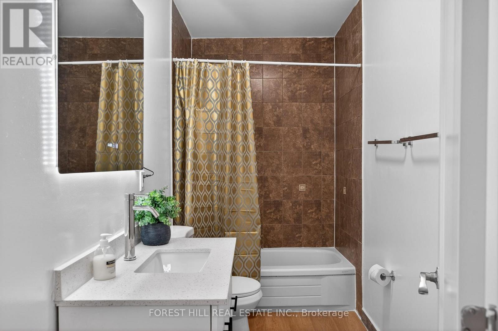 7 Ellsworth Avenue, Toronto, Ontario  M6G 2K4 - Photo 11 - C12925954