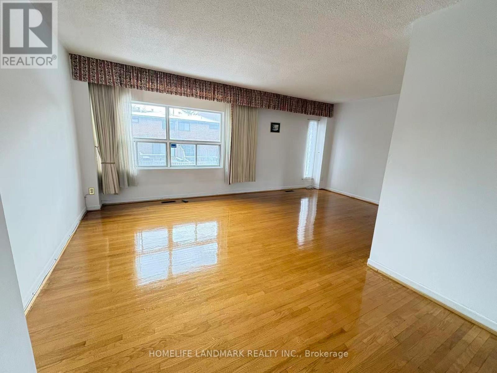 14 - 86 Castlebury Crescent, Toronto (Bayview Woods-Steeles), Ontario  M2H 1W8 - Photo 2 - C12925964