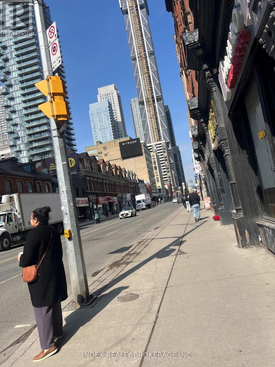 634 Younge Street, Toronto, Ontario  M4Y 1Z8 - Photo 11 - C12925970