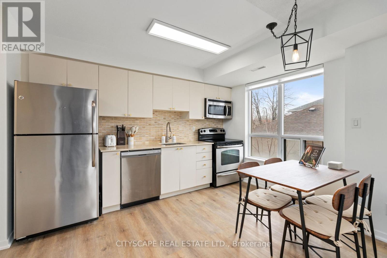 212 - 801 Sheppard Avenue, Toronto, Ontario  M3H 0A8 - Photo 6 - C12926076