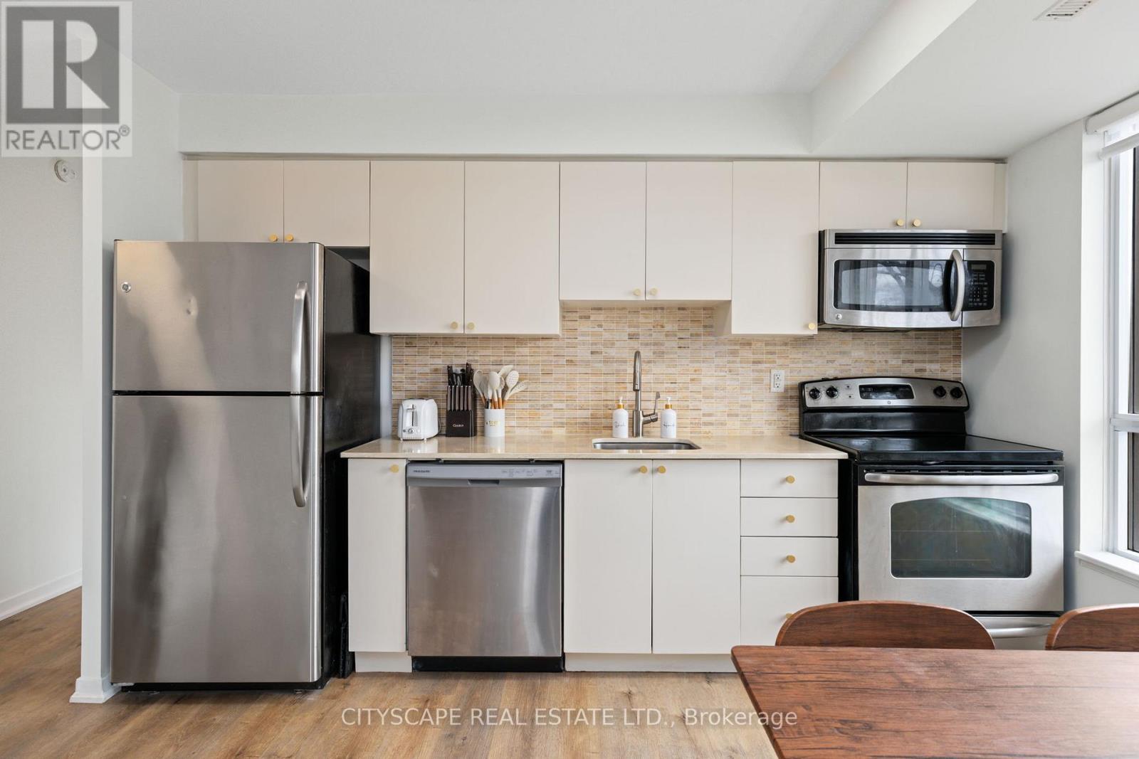 212 - 801 Sheppard Avenue, Toronto, Ontario  M3H 0A8 - Photo 7 - C12926076