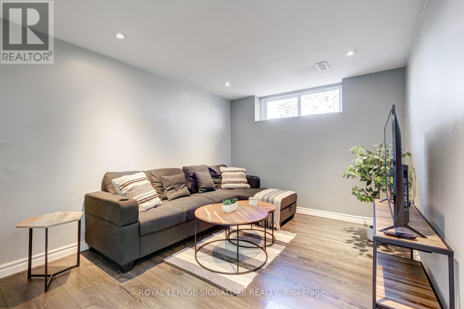 Bsmt - 71 Daleside Crescent, Toronto, Ontario  M4A 2H7 - Photo 10 - C12926102