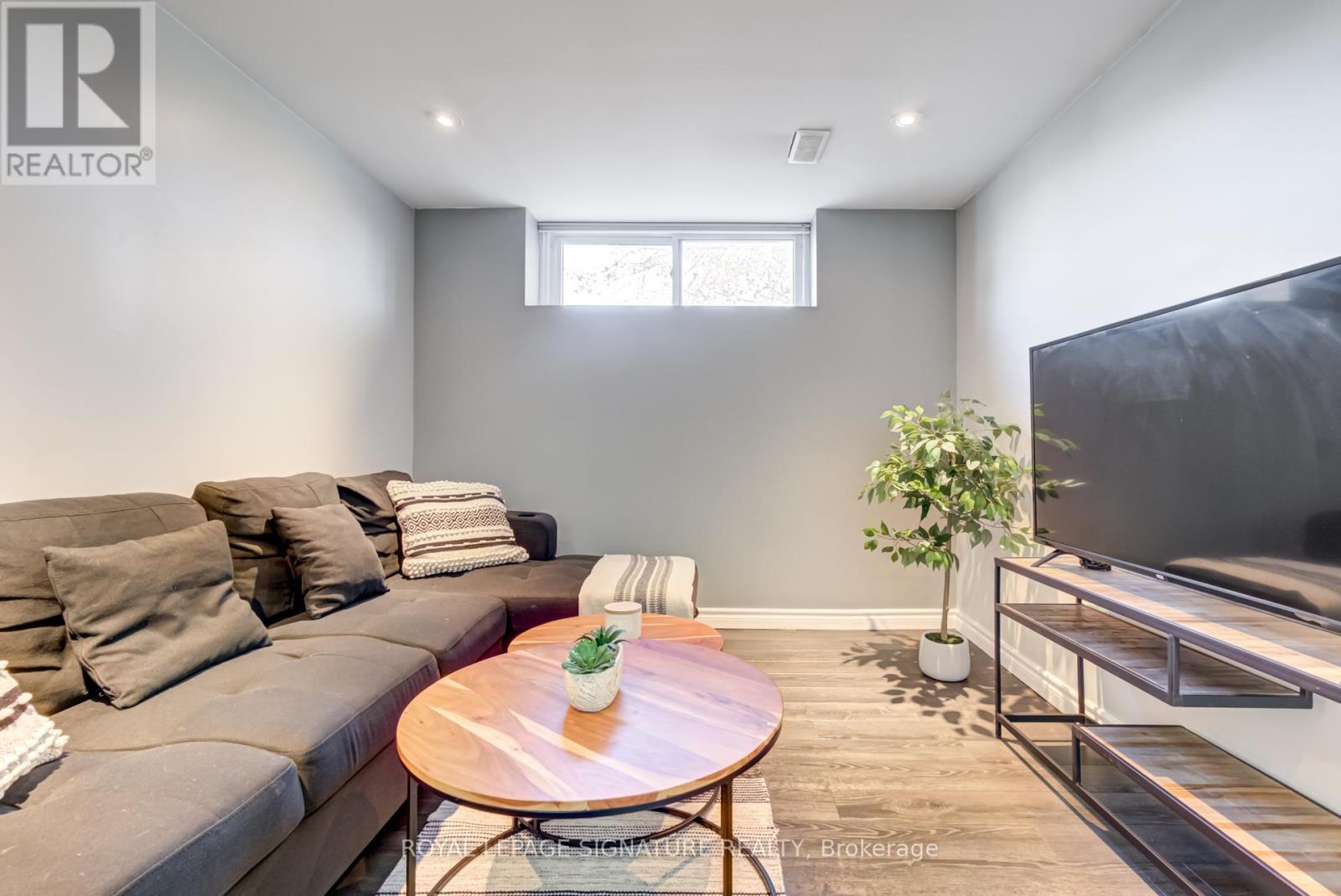 Bsmt - 71 Daleside Crescent, Toronto, Ontario  M4A 2H7 - Photo 12 - C12926102