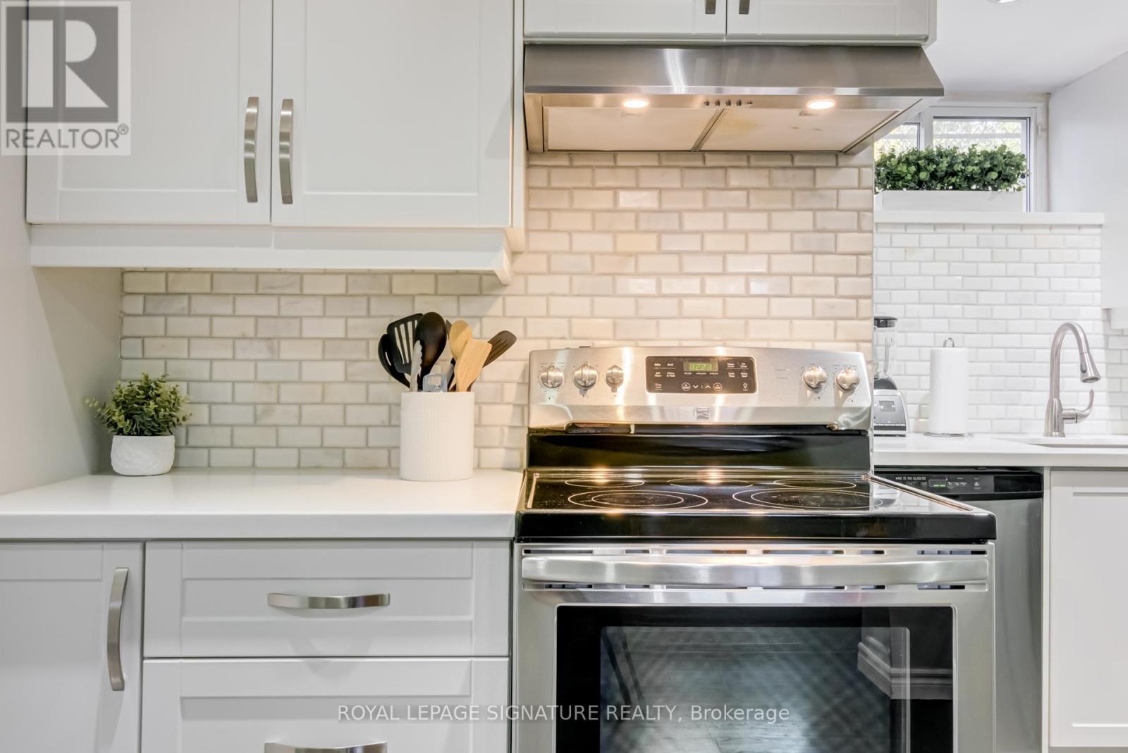 Bsmt - 71 Daleside Crescent, Toronto, Ontario  M4A 2H7 - Photo 19 - C12926102