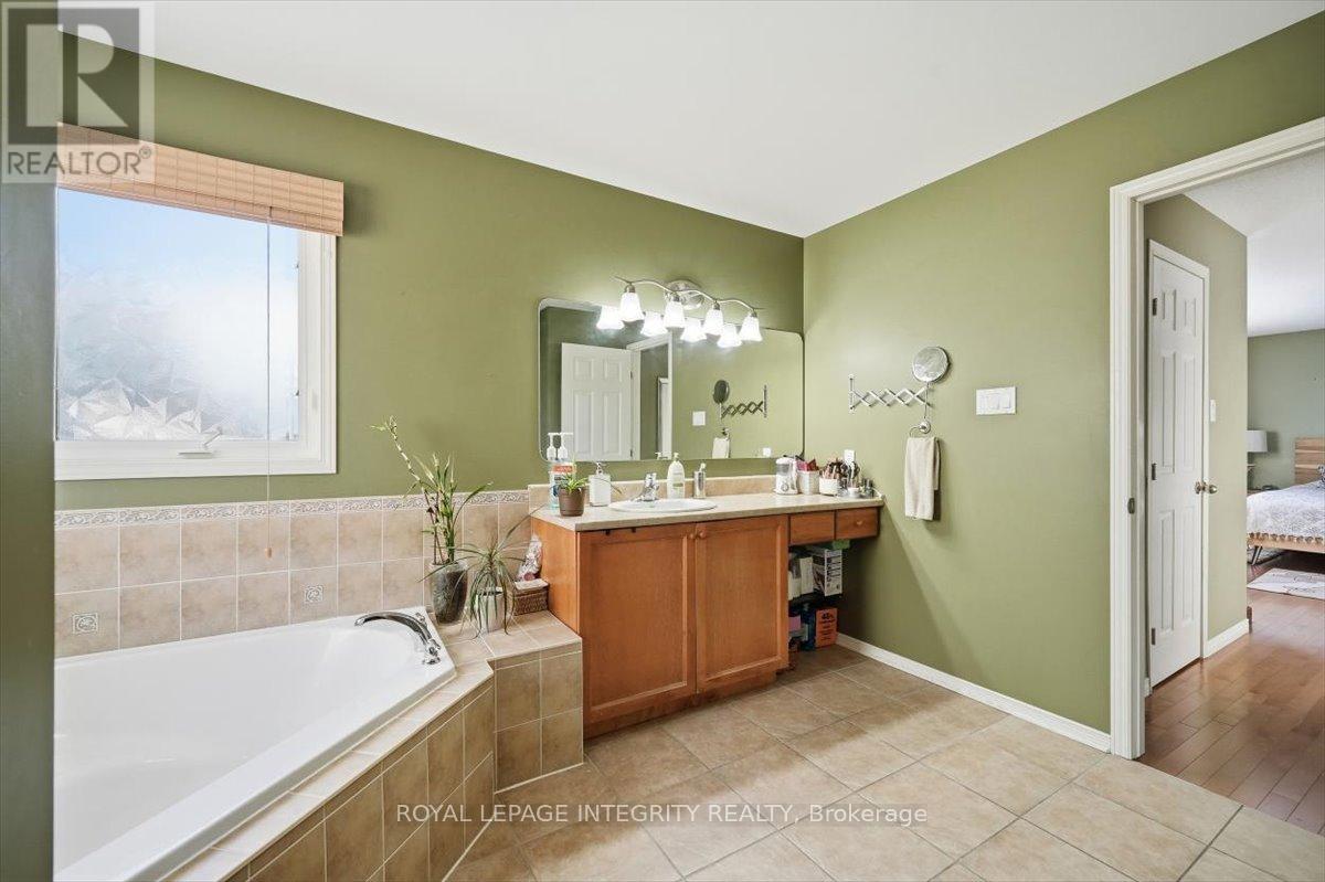 1110 Luesby Crescent, Ottawa, Ontario  K4A 4X7 - Photo 27 - X12926068