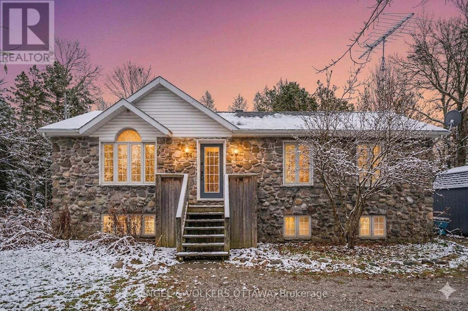 4751 Pearl Road, Champlain, Ontario  K0B 1K0 - Photo 2 - X12926104