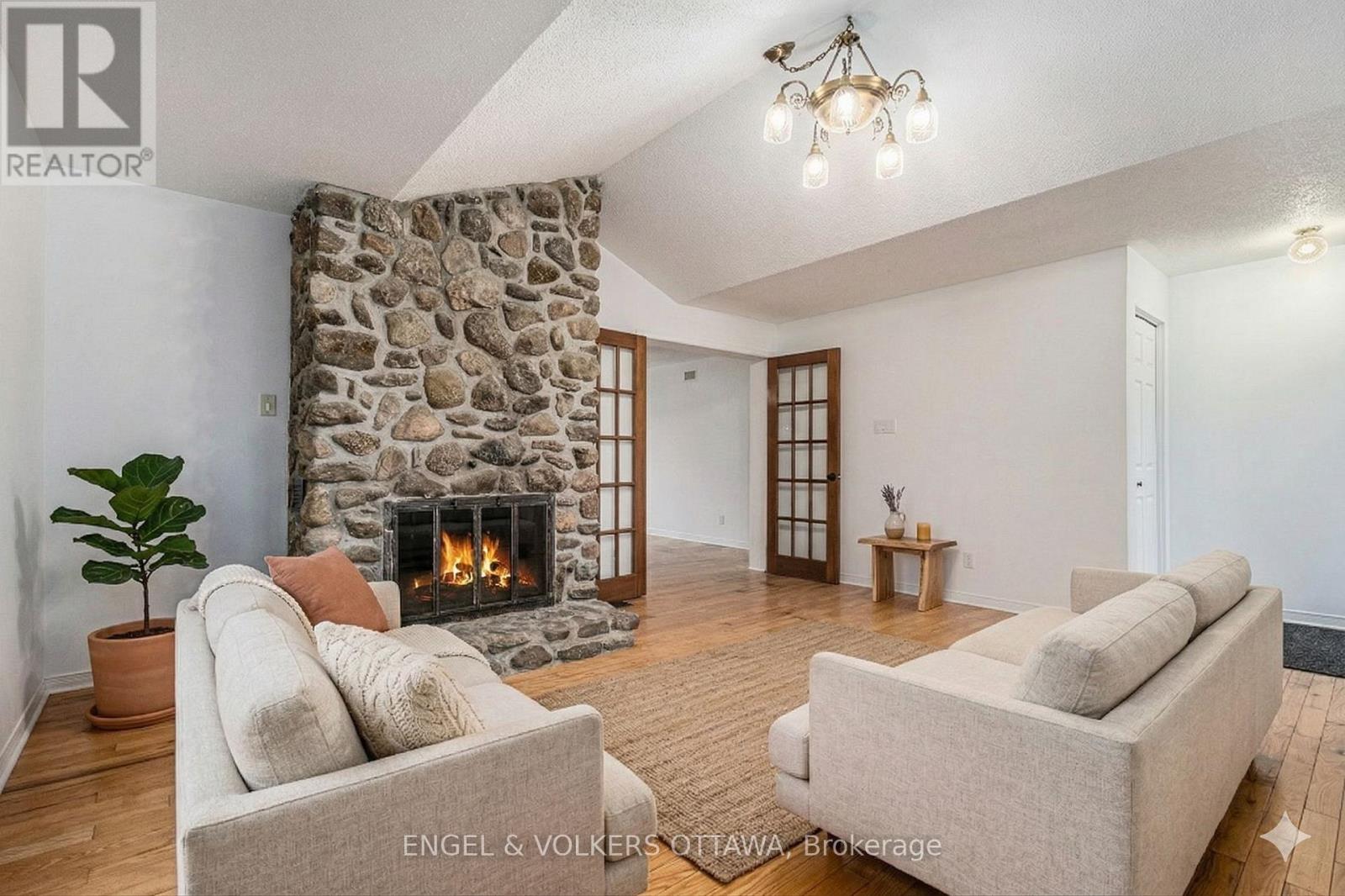 4751 Pearl Road, Champlain, Ontario  K0B 1K0 - Photo 5 - X12926104