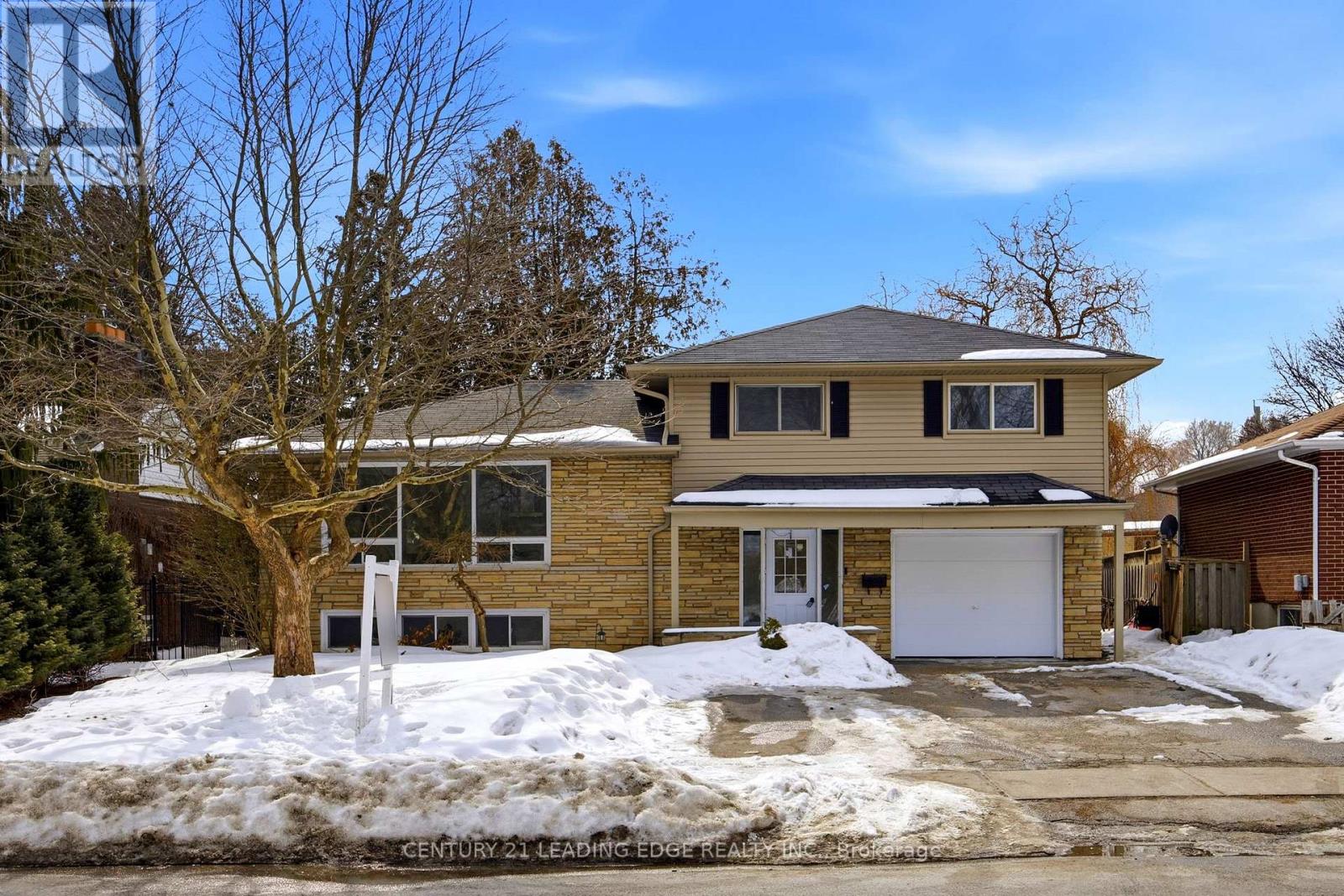 532 Park Road N, Oshawa, Ontario  L1J 4M7 - Photo 1 - E12925890