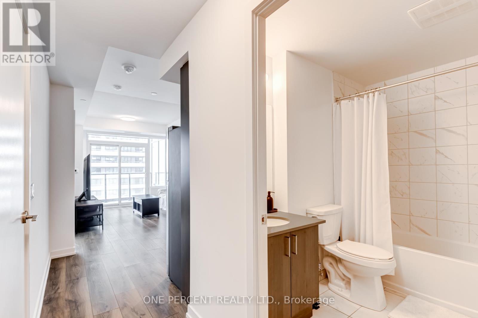 1707 - 1435 Celebration Drive, Pickering, Ontario L1W 0C4 - Photo 14 - E12926036