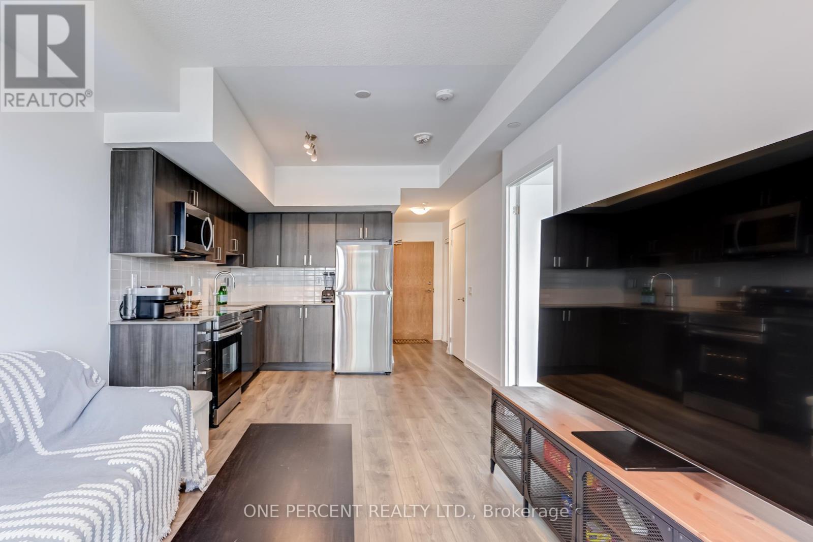 1707 - 1435 Celebration Drive, Pickering, Ontario L1W 0C4 - Photo 2 - E12926036