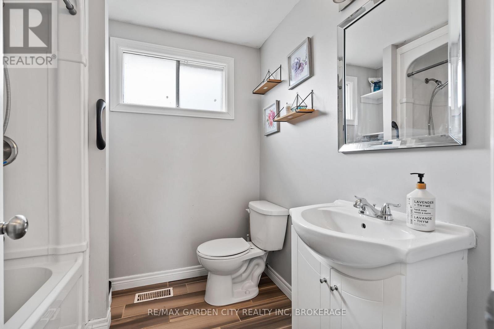 29 Mcdougall Drive, Thorold, Ontario  L2V 4C4 - Photo 12 - X12925876