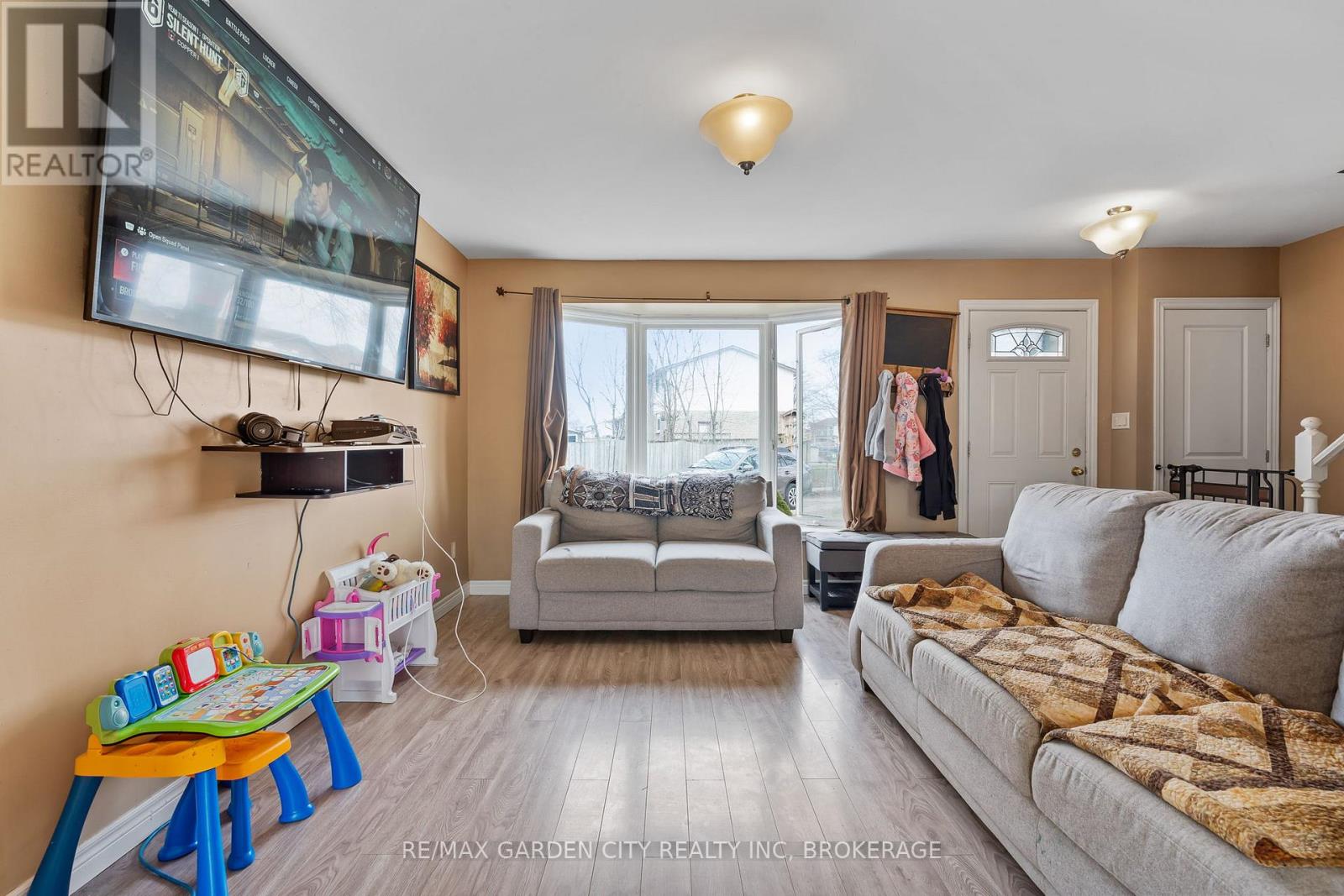 29 Mcdougall Drive, Thorold, Ontario  L2V 4C4 - Photo 6 - X12925876