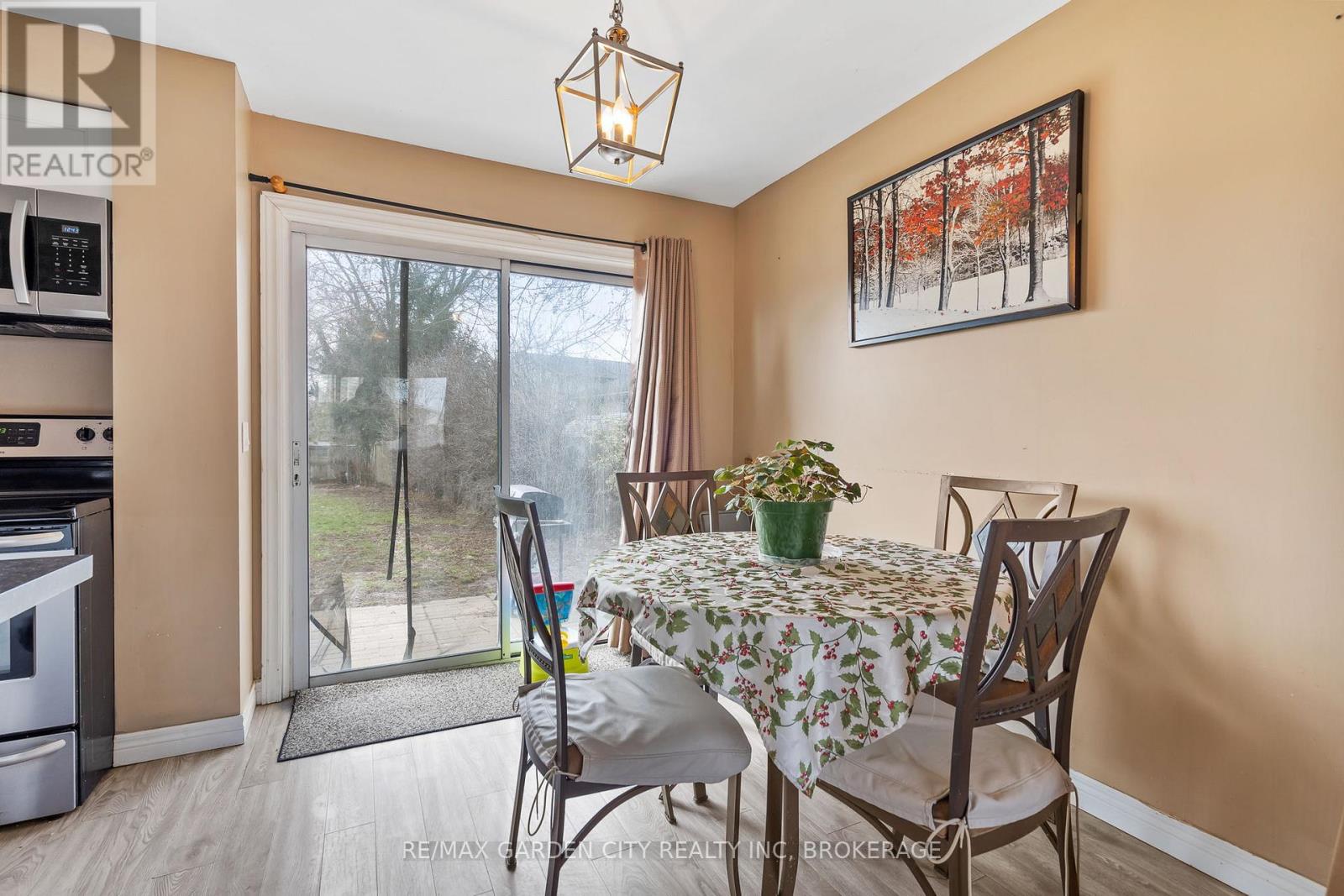 29 Mcdougall Drive, Thorold, Ontario  L2V 4C4 - Photo 7 - X12925876