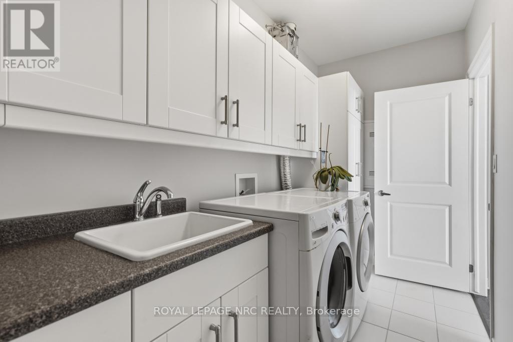 401 - 379 Scott Street, St. Catharines, Ontario  L2M 3W2 - Photo 16 - X12926002