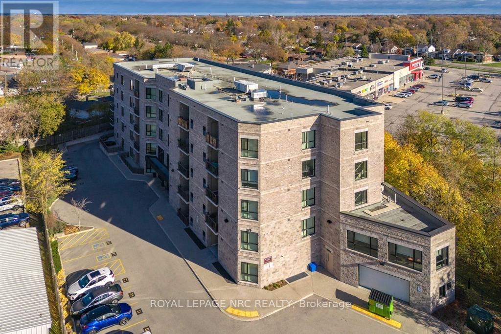 401 - 379 Scott Street, St. Catharines, Ontario  L2M 3W2 - Photo 23 - X12926002